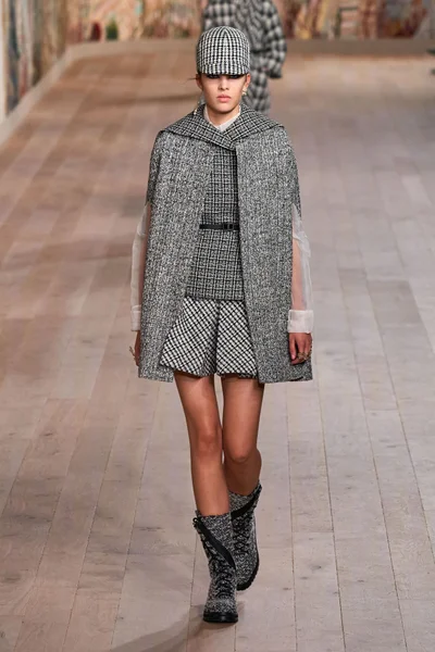 Look 22